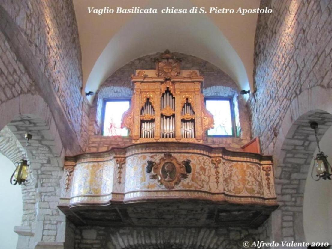 Campaniameteo.it - Organo e cantoria in legno policromo intagliato